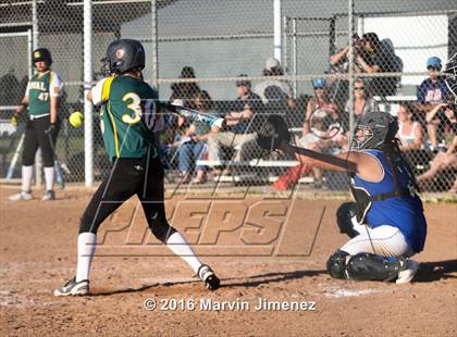 Thumbnail 3 in Royal vs Burbank photogallery.