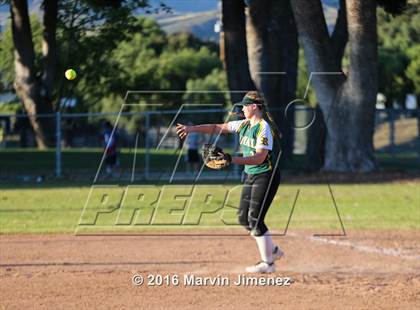 Thumbnail 3 in Royal vs Burbank photogallery.