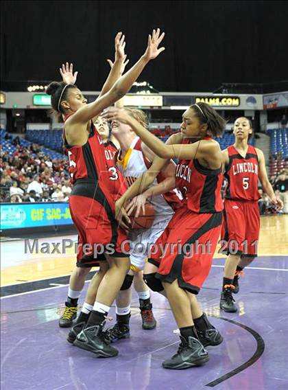 Thumbnail 1 in Lincoln vs St. Francis (CIF SJS D1 Final) photogallery.
