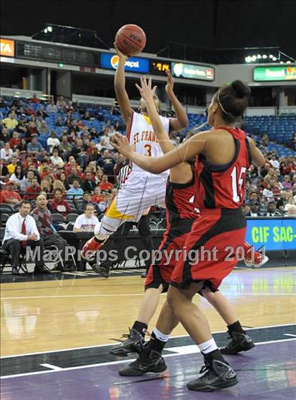 Thumbnail 3 in Lincoln vs St. Francis (CIF SJS D1 Final) photogallery.