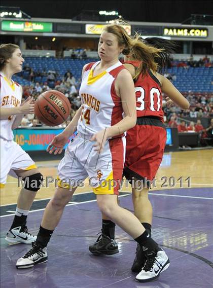 Thumbnail 3 in Lincoln vs St. Francis (CIF SJS D1 Final) photogallery.