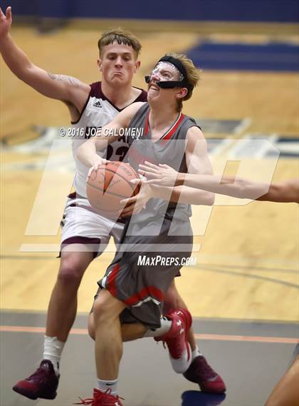 Thumbnail 2 in Lee [Robert E.] vs Highlands (SAISD Invitational) photogallery.