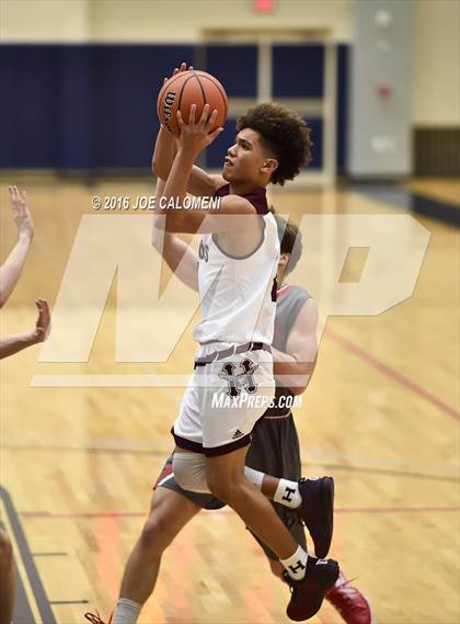 Thumbnail 1 in Lee [Robert E.] vs Highlands (SAISD Invitational) photogallery.