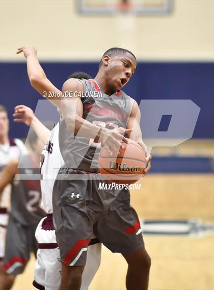 Thumbnail 1 in Lee [Robert E.] vs Highlands (SAISD Invitational) photogallery.