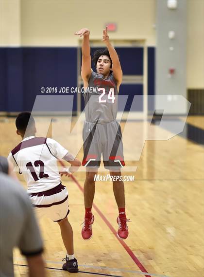 Thumbnail 2 in Lee [Robert E.] vs Highlands (SAISD Invitational) photogallery.