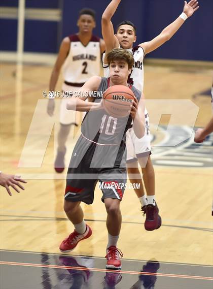 Thumbnail 1 in Lee [Robert E.] vs Highlands (SAISD Invitational) photogallery.