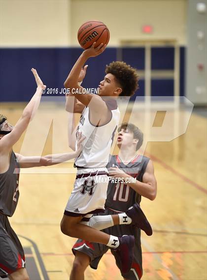 Thumbnail 2 in Lee [Robert E.] vs Highlands (SAISD Invitational) photogallery.