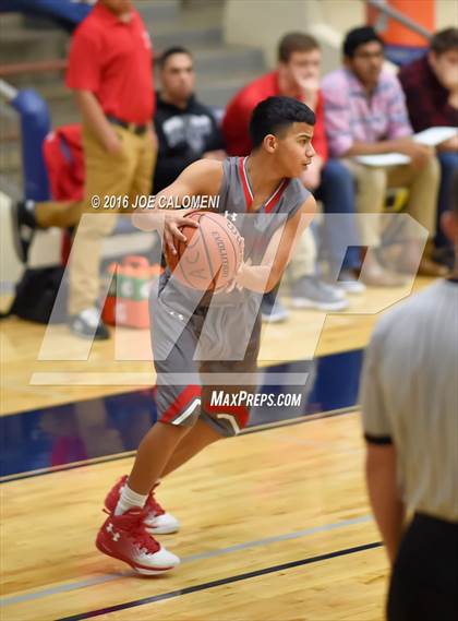 Thumbnail 3 in Lee [Robert E.] vs Highlands (SAISD Invitational) photogallery.