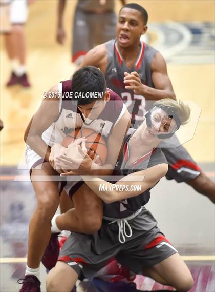 Thumbnail 2 in Lee [Robert E.] vs Highlands (SAISD Invitational) photogallery.
