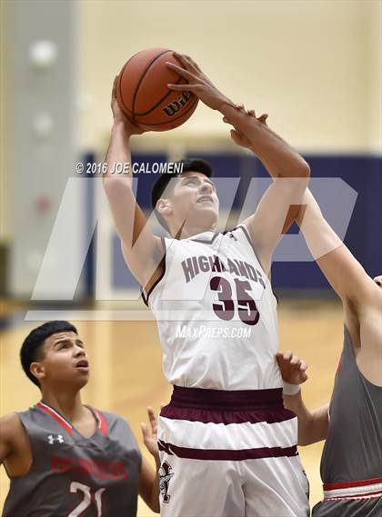 Thumbnail 2 in Lee [Robert E.] vs Highlands (SAISD Invitational) photogallery.