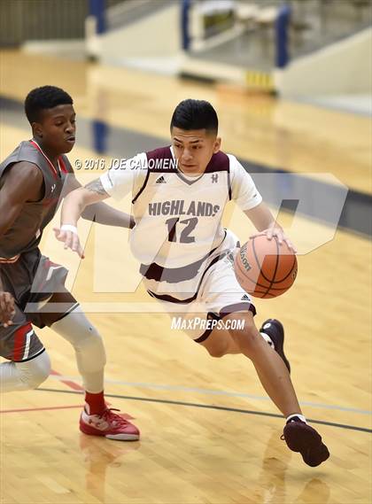 Thumbnail 3 in Lee [Robert E.] vs Highlands (SAISD Invitational) photogallery.