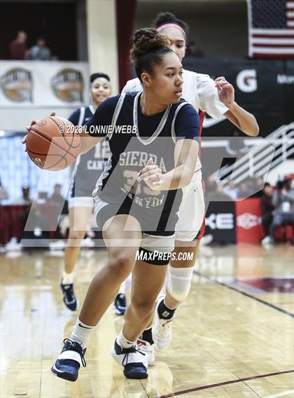 Thumbnail 3 in Sidwell Friends vs Sierra Canyon (Spalding Hoophall Classic) photogallery.