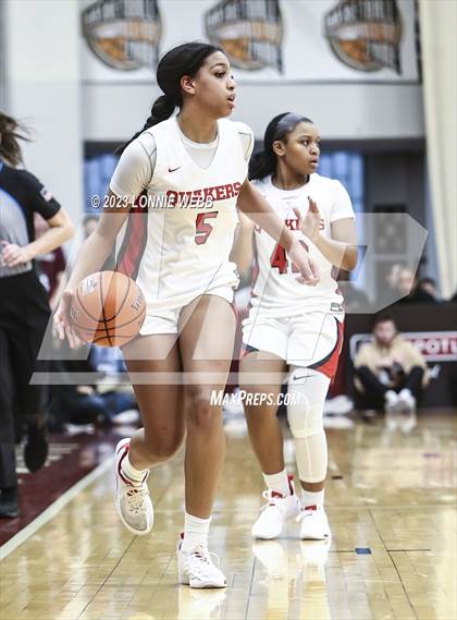 Thumbnail 2 in Sidwell Friends vs Sierra Canyon (Spalding Hoophall Classic) photogallery.