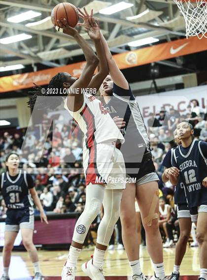 Thumbnail 1 in Sidwell Friends vs Sierra Canyon (Spalding Hoophall Classic) photogallery.