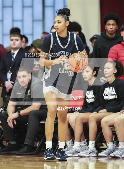 Thumbnail 3 in Sidwell Friends vs Sierra Canyon (Spalding Hoophall Classic) photogallery.