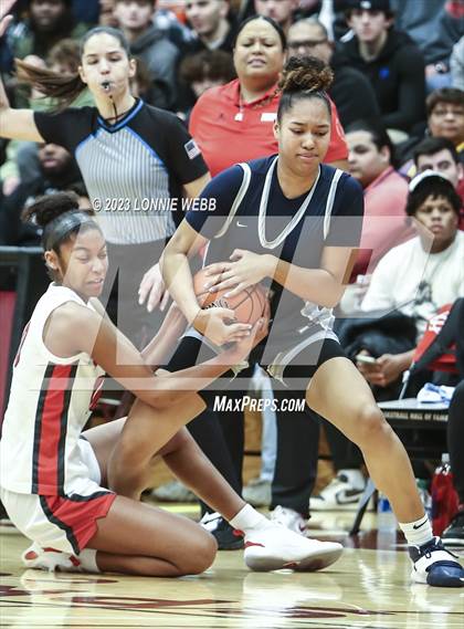 Thumbnail 3 in Sidwell Friends vs Sierra Canyon (Spalding Hoophall Classic) photogallery.