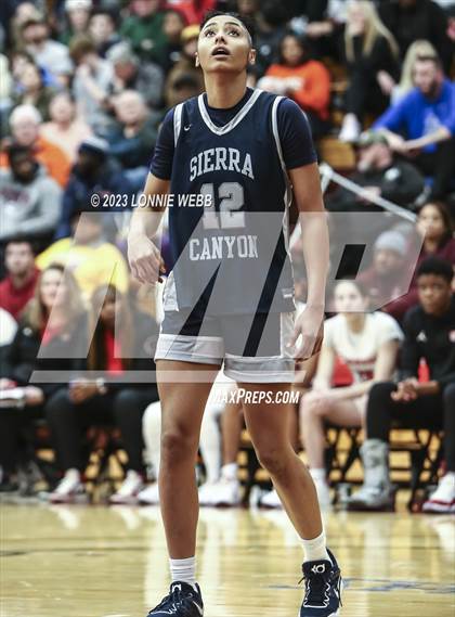 Thumbnail 2 in Sidwell Friends vs Sierra Canyon (Spalding Hoophall Classic) photogallery.