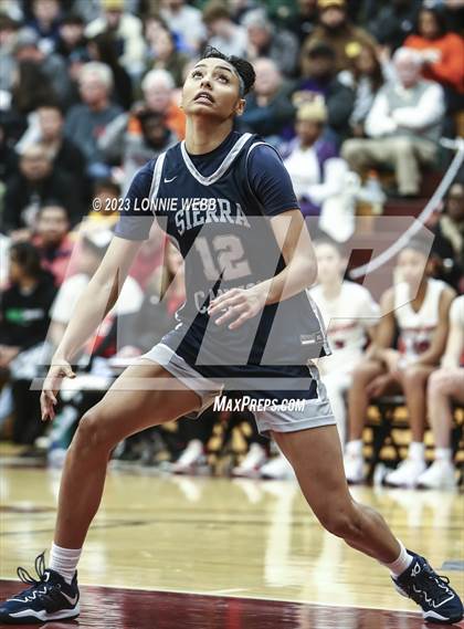 Thumbnail 3 in Sidwell Friends vs Sierra Canyon (Spalding Hoophall Classic) photogallery.