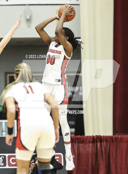 Thumbnail 2 in Sidwell Friends vs Sierra Canyon (Spalding Hoophall Classic) photogallery.