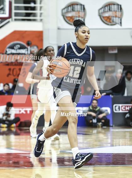 Thumbnail 3 in Sidwell Friends vs Sierra Canyon (Spalding Hoophall Classic) photogallery.