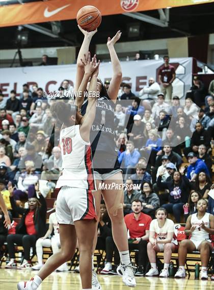 Thumbnail 2 in Sidwell Friends vs Sierra Canyon (Spalding Hoophall Classic) photogallery.