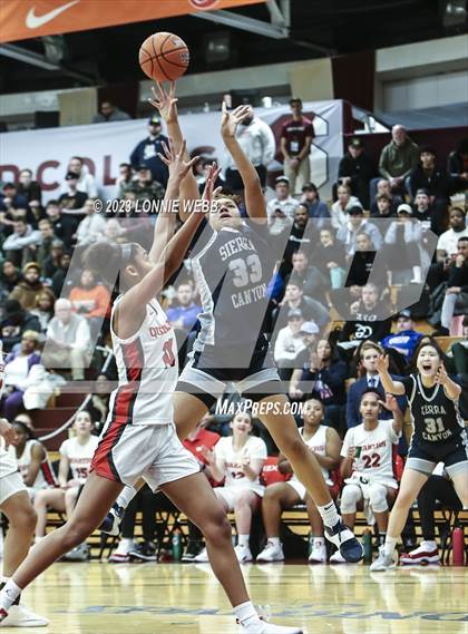 Thumbnail 2 in Sidwell Friends vs Sierra Canyon (Spalding Hoophall Classic) photogallery.