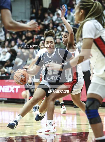 Thumbnail 3 in Sidwell Friends vs Sierra Canyon (Spalding Hoophall Classic) photogallery.
