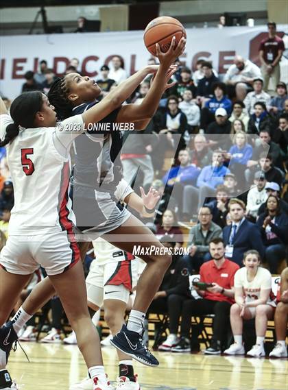 Thumbnail 2 in Sidwell Friends vs Sierra Canyon (Spalding Hoophall Classic) photogallery.