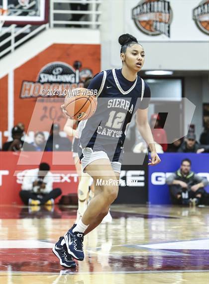 Thumbnail 2 in Sidwell Friends vs Sierra Canyon (Spalding Hoophall Classic) photogallery.