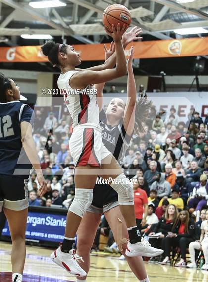 Thumbnail 1 in Sidwell Friends vs Sierra Canyon (Spalding Hoophall Classic) photogallery.
