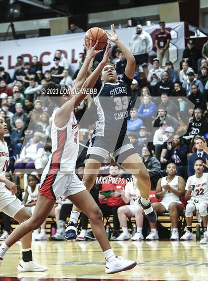 Thumbnail 1 in Sidwell Friends vs Sierra Canyon (Spalding Hoophall Classic) photogallery.