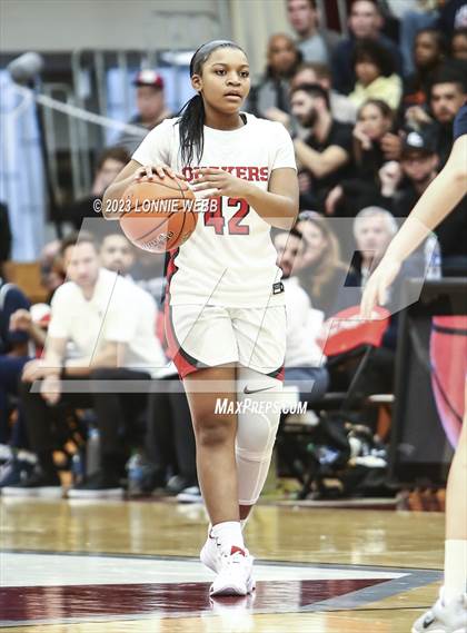Thumbnail 2 in Sidwell Friends vs Sierra Canyon (Spalding Hoophall Classic) photogallery.