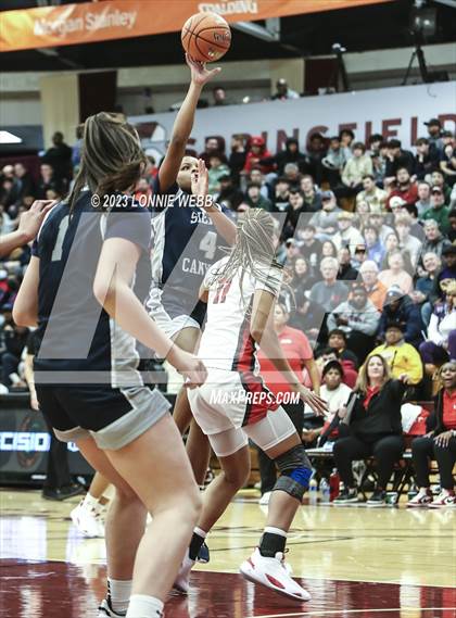 Thumbnail 3 in Sidwell Friends vs Sierra Canyon (Spalding Hoophall Classic) photogallery.