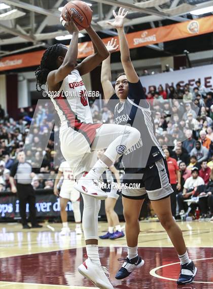 Thumbnail 3 in Sidwell Friends vs Sierra Canyon (Spalding Hoophall Classic) photogallery.
