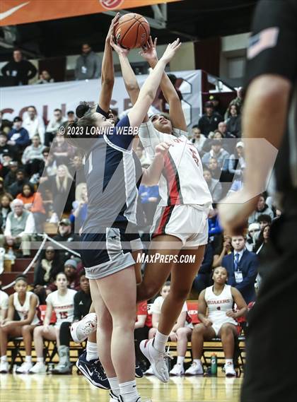 Thumbnail 2 in Sidwell Friends vs Sierra Canyon (Spalding Hoophall Classic) photogallery.