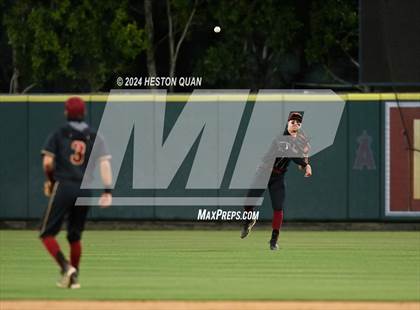 Thumbnail 1 in La Serna vs. Los Alamitos (Halo Classic) photogallery.