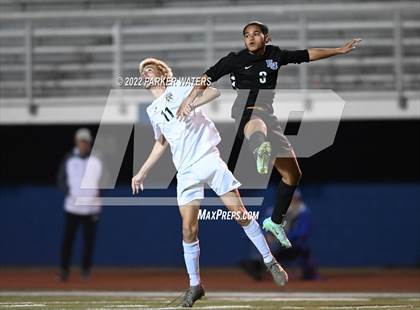 Thumbnail 2 in East Jefferson vs. Benjamin Franklin (LHSAA Div II Semifinals) photogallery.