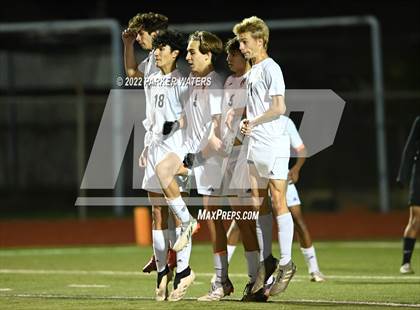 Thumbnail 1 in East Jefferson vs. Benjamin Franklin (LHSAA Div II Semifinals) photogallery.
