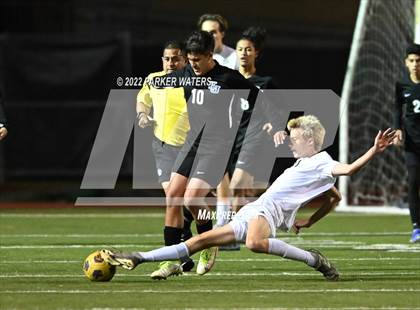 Thumbnail 1 in East Jefferson vs. Benjamin Franklin (LHSAA Div II Semifinals) photogallery.