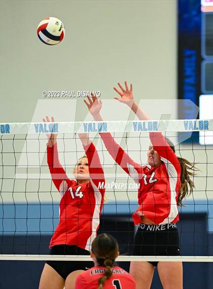 Thumbnail 2 in Eaglecrest vs. Regis Jesuit (CHSAA 5A Region 1) photogallery.