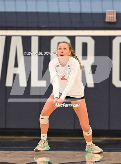 Thumbnail 2 in Eaglecrest vs. Regis Jesuit (CHSAA 5A Region 1) photogallery.