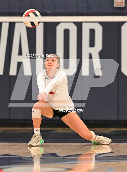 Thumbnail 1 in Eaglecrest vs. Regis Jesuit (CHSAA 5A Region 1) photogallery.