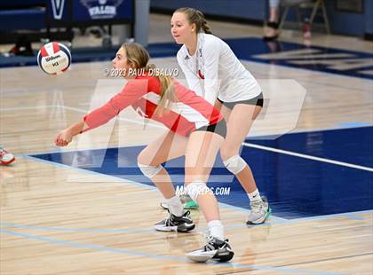 Thumbnail 3 in Eaglecrest vs. Regis Jesuit (CHSAA 5A Region 1) photogallery.