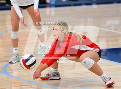 Thumbnail 2 in Eaglecrest vs. Regis Jesuit (CHSAA 5A Region 1) photogallery.