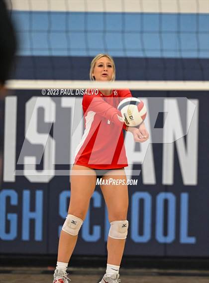 Thumbnail 2 in Eaglecrest vs. Regis Jesuit (CHSAA 5A Region 1) photogallery.
