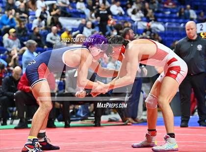 Thumbnail 2 in UIL State Championships - 6A 152lb Final photogallery.