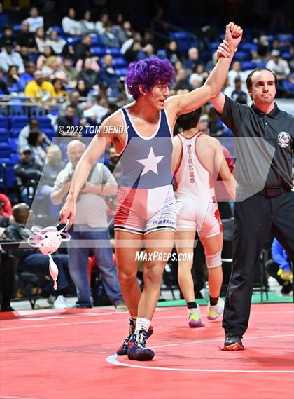 Thumbnail 3 in UIL State Championships - 6A 152lb Final photogallery.