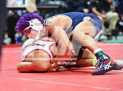 Thumbnail 2 in UIL State Championships - 6A 152lb Final photogallery.