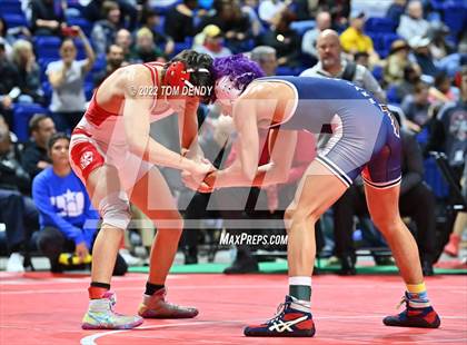 Thumbnail 1 in UIL State Championships - 6A 152lb Final photogallery.