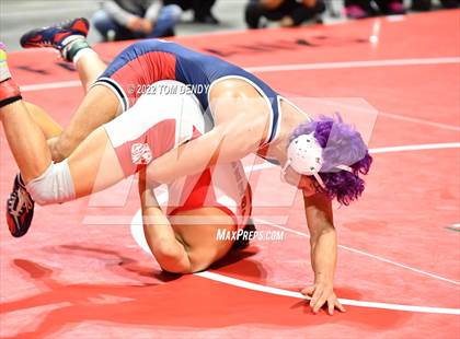 Thumbnail 3 in UIL State Championships - 6A 152lb Final photogallery.